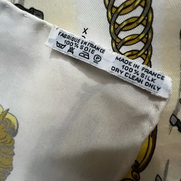 RARE Herme’s La Promenade silk scarf